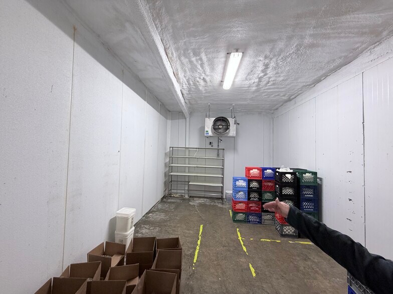 More Photos Of 8105 Wallace Rd NW, Salem Industrial For Lease