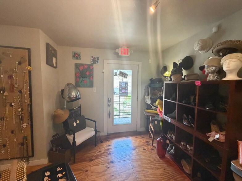 More Photos Of 1634 N Blackwelder Ave, Oklahoma City Storefront Retail Office For Lease