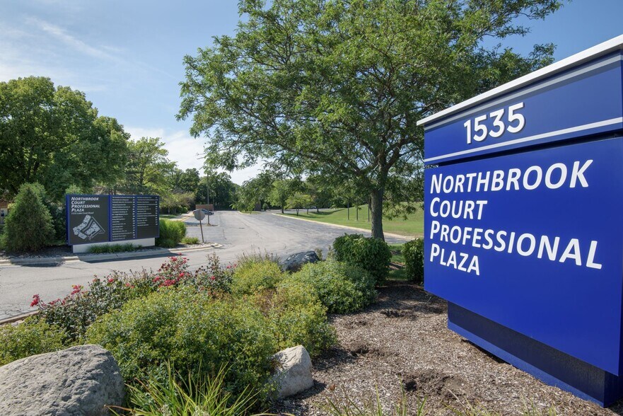 More Photos Of 1535 Lake Cook Rd, Northbrook Unknown For Lease