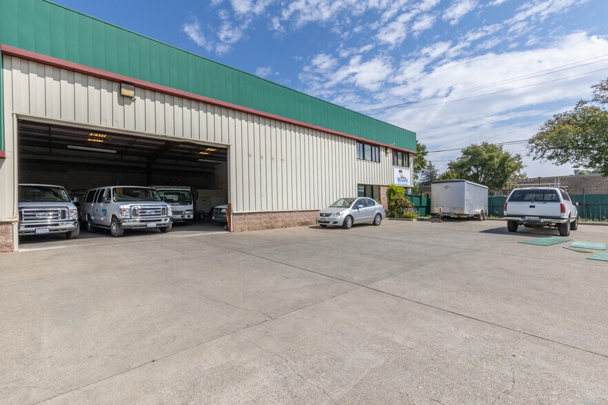 More Photos Of 603 California Blvd, Napa Warehouse For Lease