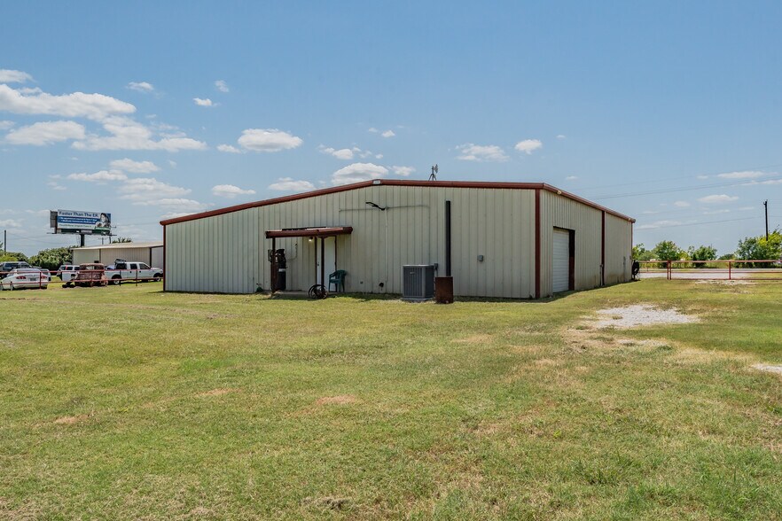 More Photos Of 4444 FM 933, Whitney Flex For Sale