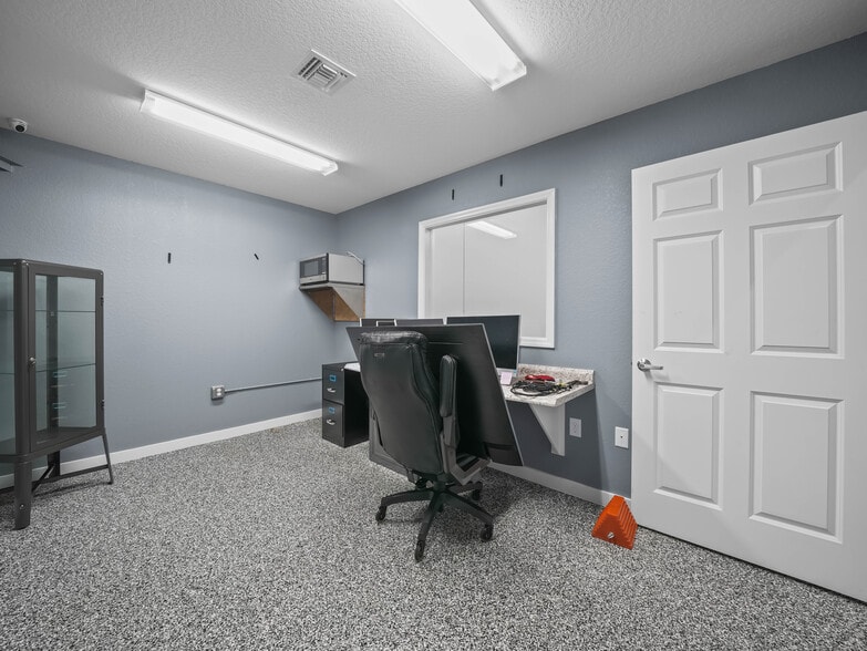 More Photos Of 1220 Huffstetler Dr, Eustis Warehouse For Sale