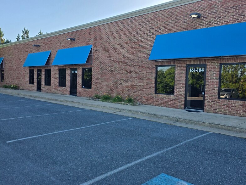 More Photos Of 161 Prosperity Dr, Winchester Showroom For Lease