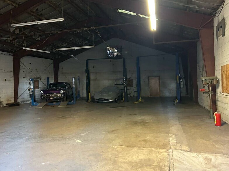 More Photos Of 22 Pershing Ave, Poughkeepsie Warehouse For Sale