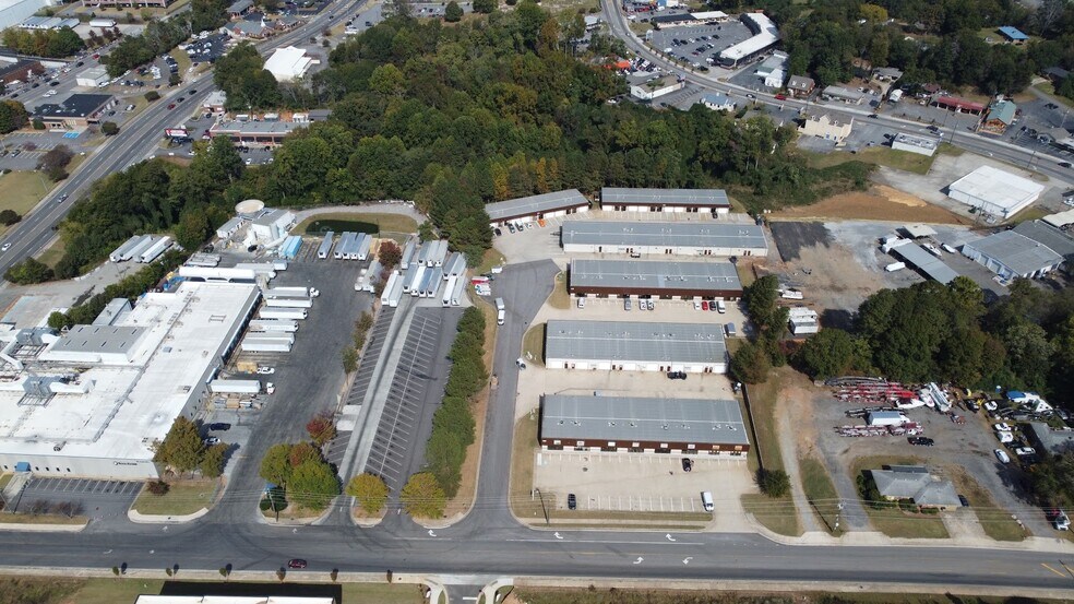 More Photos Of 105 Enterprise Dr, Cumming Unknown For Lease