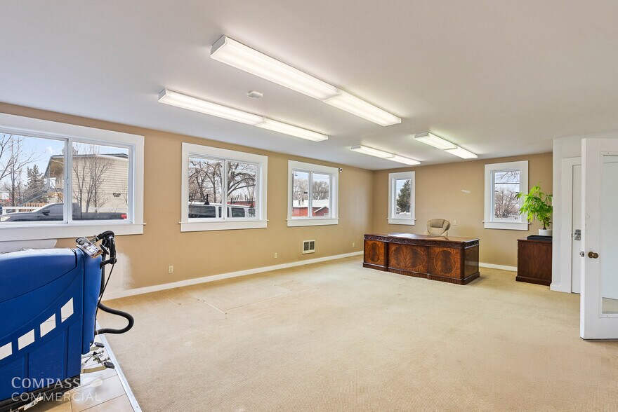 More Photos Of 204 NE 4th St, Bend Office For Sale