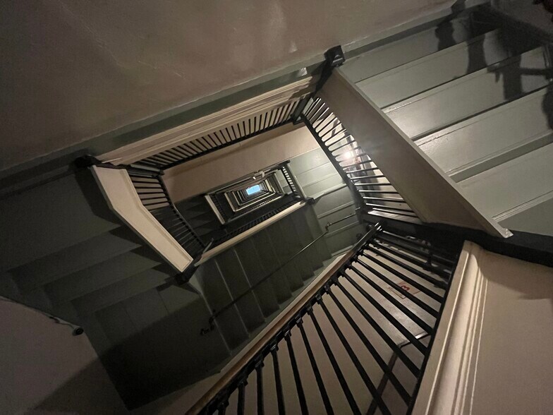 More Photos Of 453 S Spring St, Los Angeles Loft Creative Space For Lease