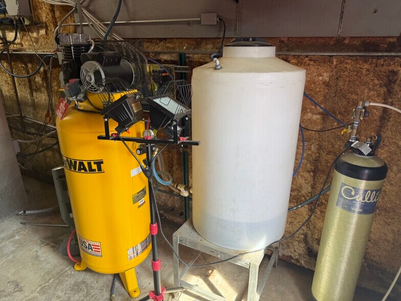 More Photos Of 201 Buerkle st, Stuttgart Carwash For Sale