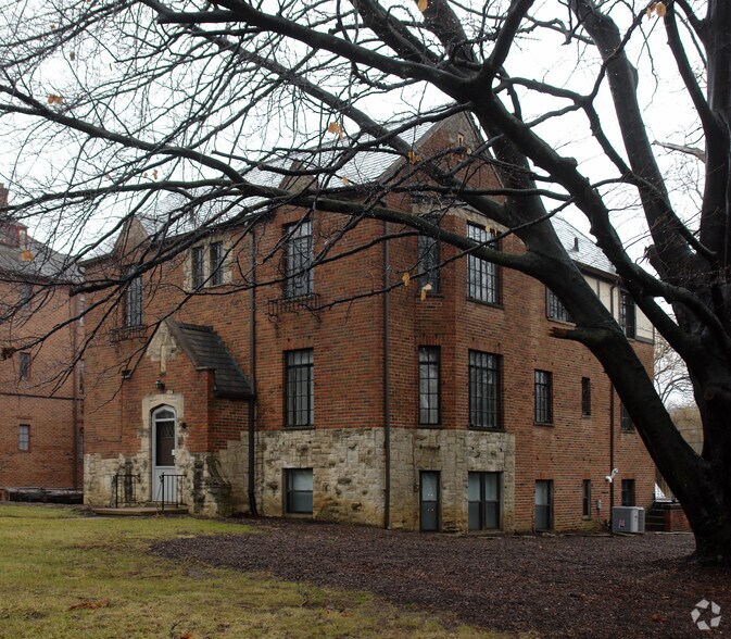 Primary Photo Of 4004 W Bancroft St, Toledo Apartments For Sale
