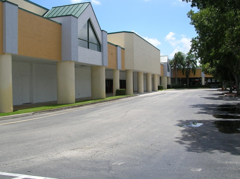 More Photos Of 6186-6288 S Congress Ave, Lantana Restaurant For Lease