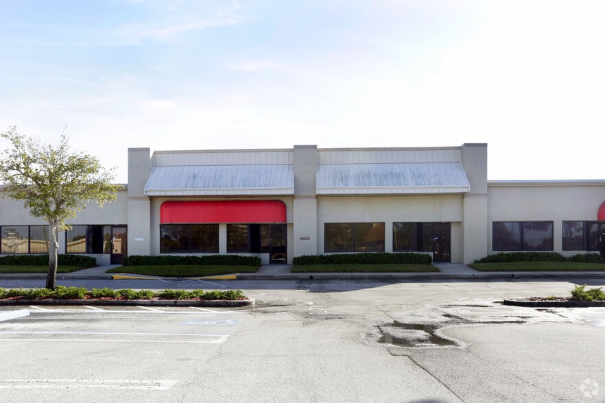 More Photos Of 5425 Park St N, Saint Petersburg Storefront For Lease