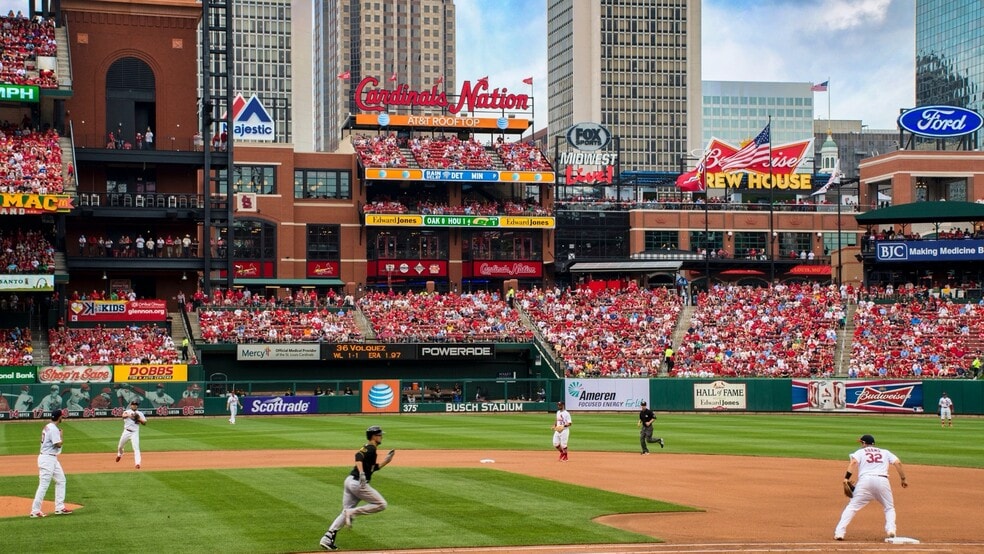 More Photos Of 601 S Clark St, Saint Louis Freestanding For Lease