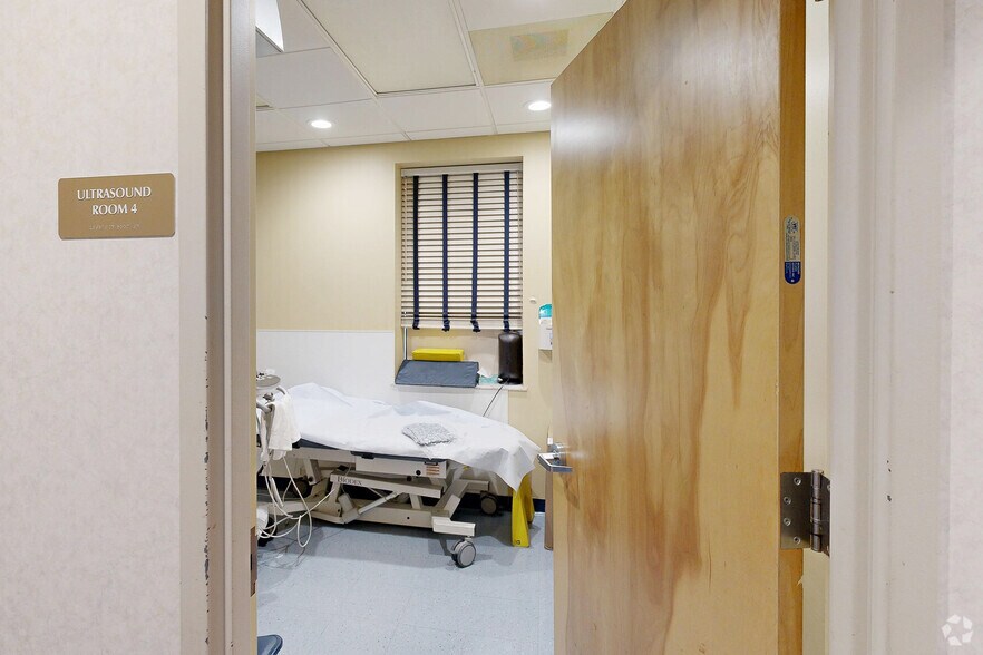 More Photos Of 555 Kinderkamack Rd, Oradell Medical For Sale