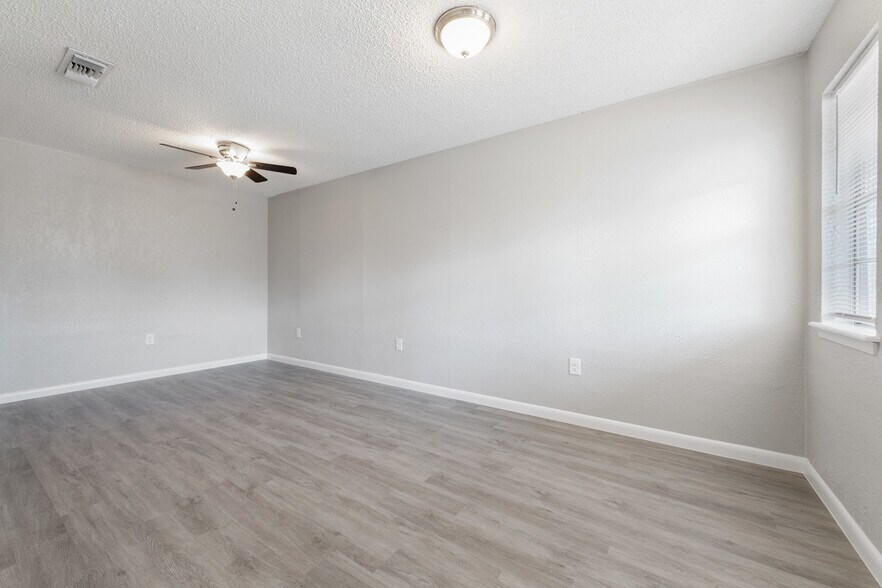 More Photos Of 4806 Pecan Springs Rd, Austin Land For Sale