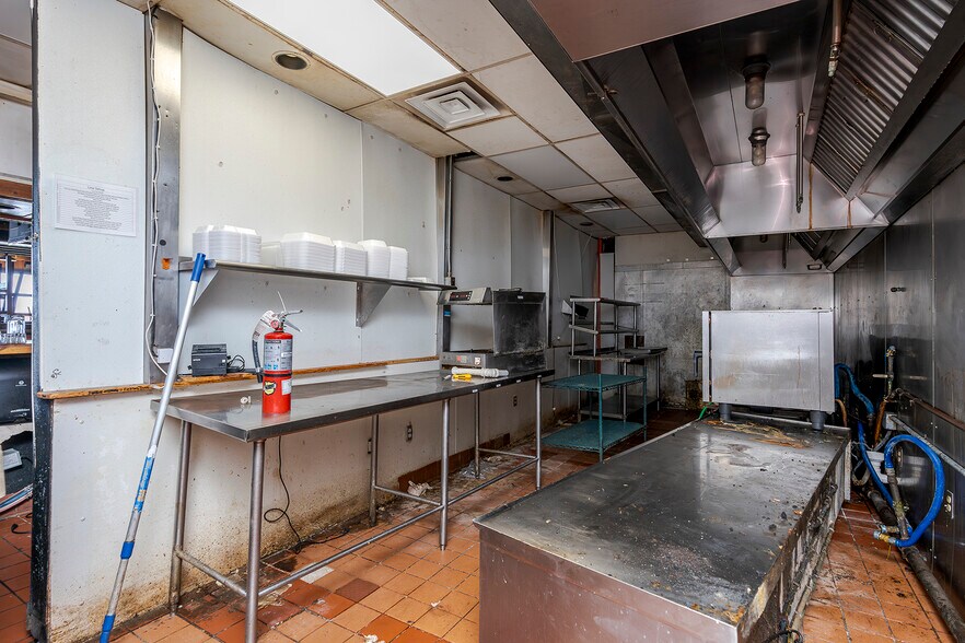 More Photos Of 241 Eastern Byp, Richmond Restaurant For Lease