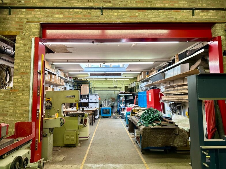 More Photos Of 1908 N Milwaukee Ave, Chicago Manufacturing For Sale