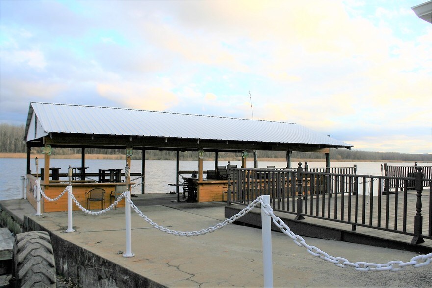 More Photos Of 10 Brick Row Ext, Athens Restaurant For Sale