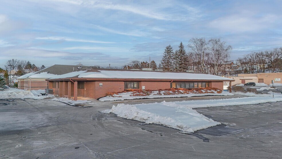 More Photos Of 200 S River St, Plains Medical For Sale