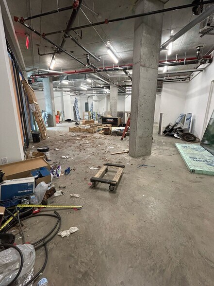 More Photos Of 555 Broadway, Brooklyn Apartments For Lease