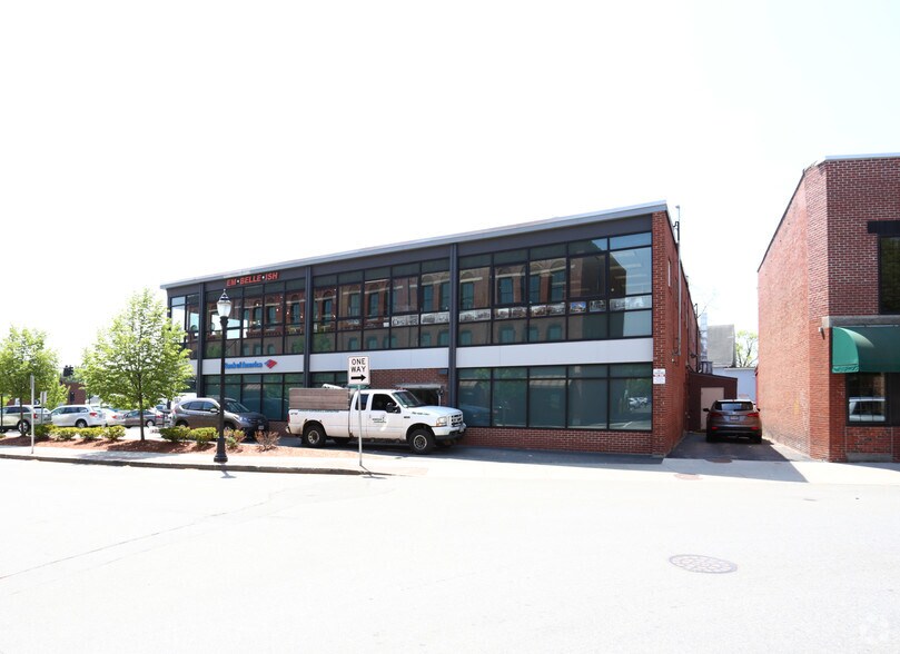 More Photos Of 580 Main St, Reading Office For Lease