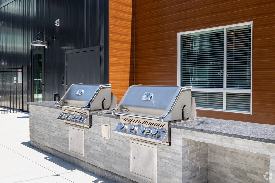 More Photos Of 1915 S Woodruff Ave, Idaho Falls Multifamily For Sale