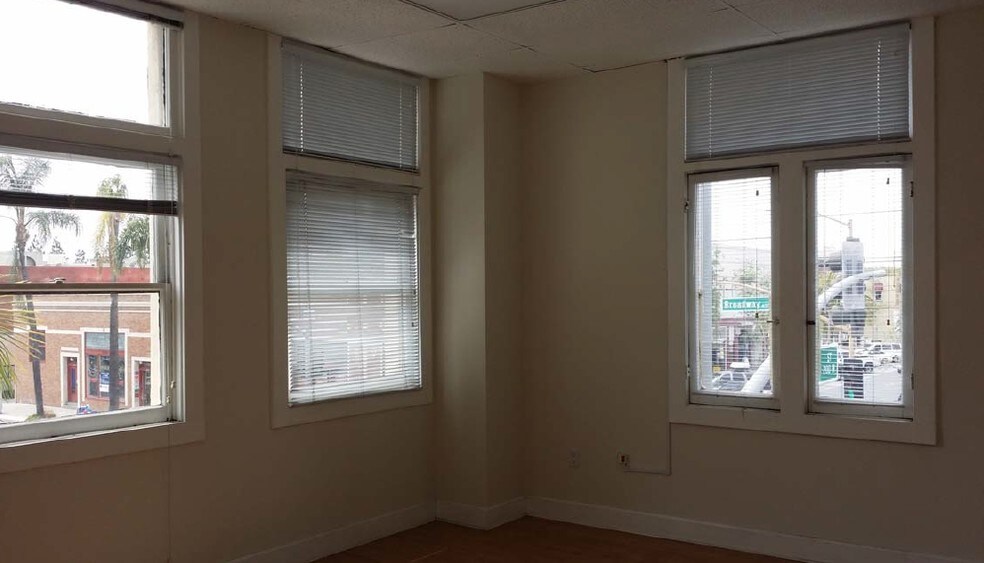 More Photos Of 405-407 N Broadway, Santa Ana Storefront Retail Office For Lease