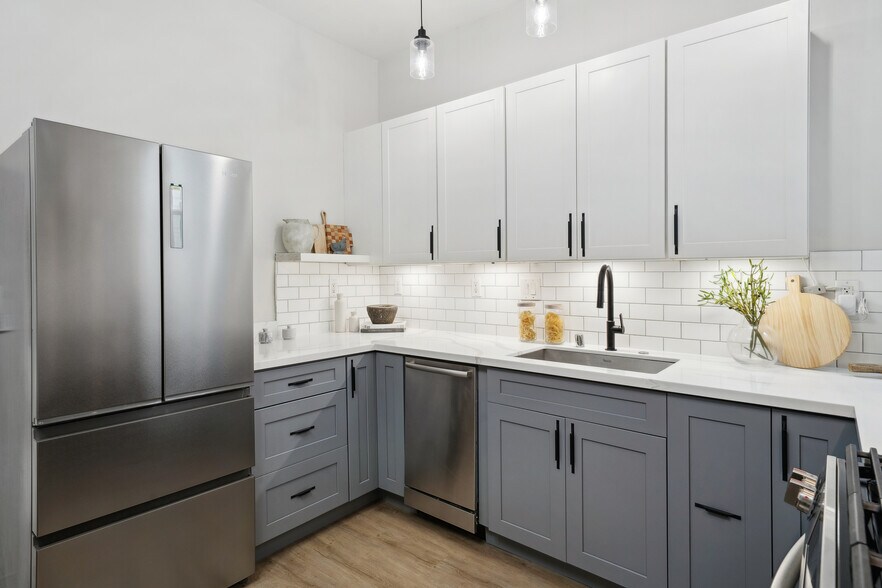 More Photos Of 17-19 Card Aly, San Francisco Apartments For Sale