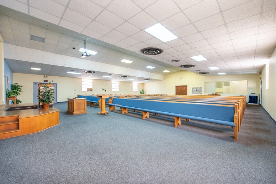 More Photos Of 4608 N Nebraska Ave, Tampa Religious Facility For Sale