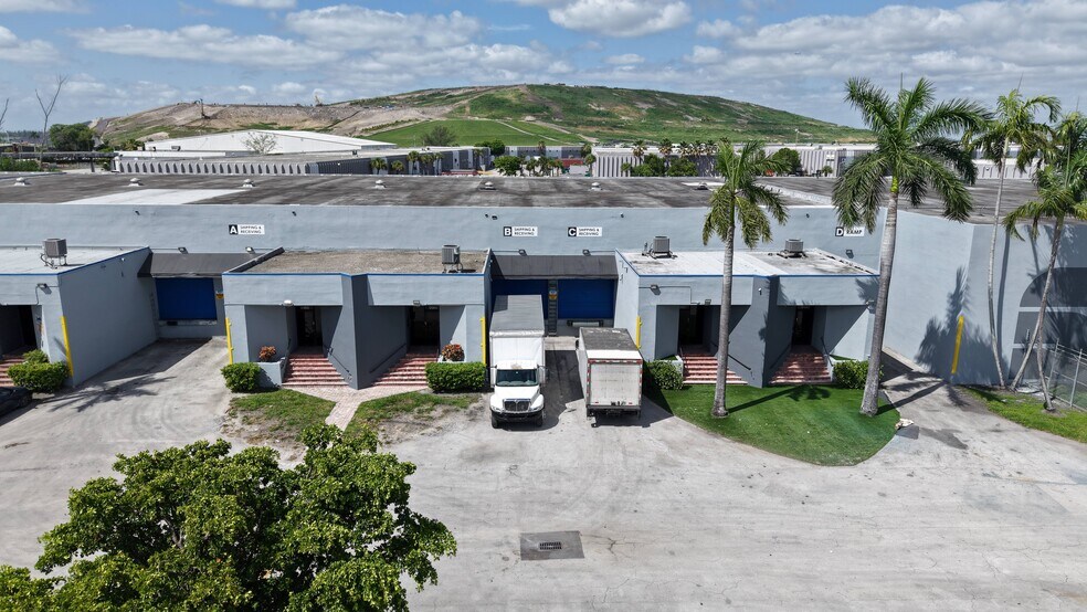 More Photos Of 9970 NW 89th Ct, Medley Warehouse For Lease