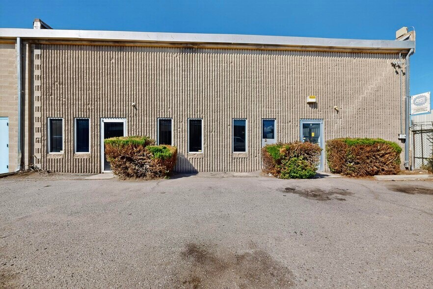 More Photos Of 2105 Aztec Rd NE, Albuquerque Warehouse For Sale