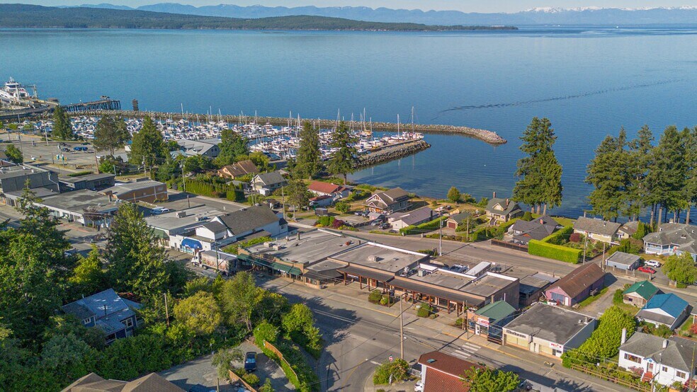 More Photos Of 4603 Marine Av, Powell River General Retail For Sale