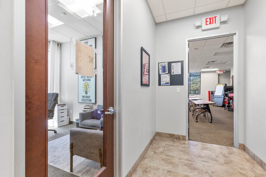 More Photos Of 2300 Greenhill Dr, Round Rock Office For Sale