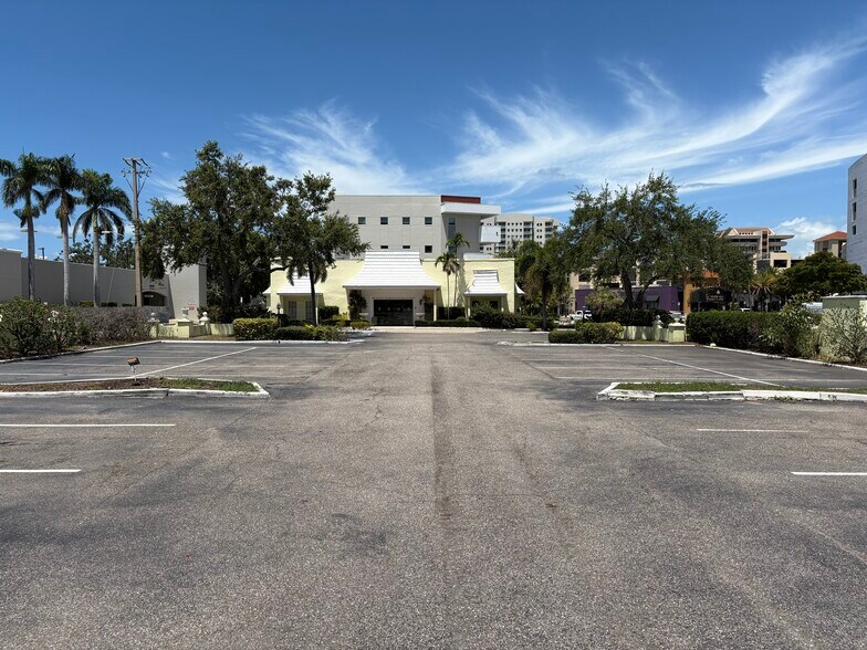 More Photos Of 100 S Washington Blvd, Sarasota Land For Sale