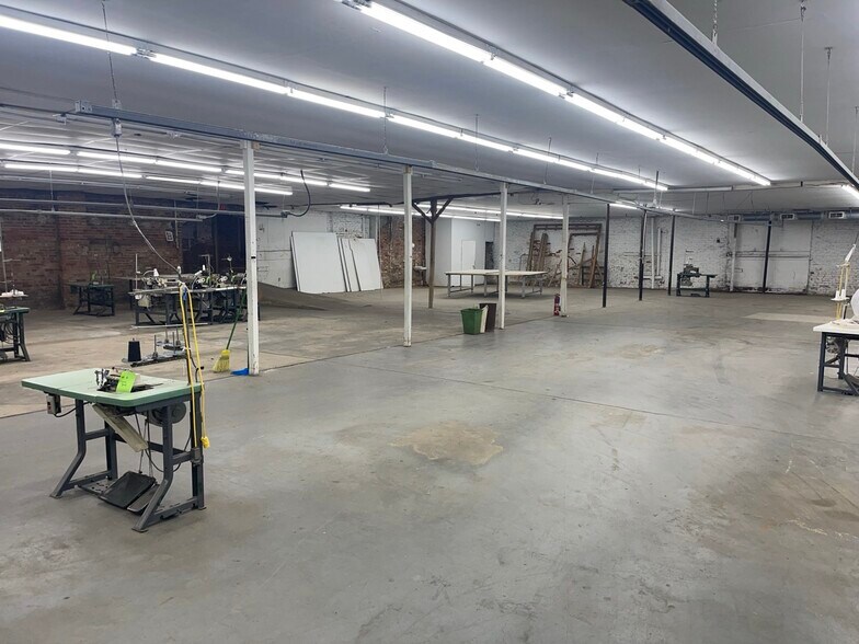 More Photos Of 117 First Ave, Thomson Manufacturing For Sale