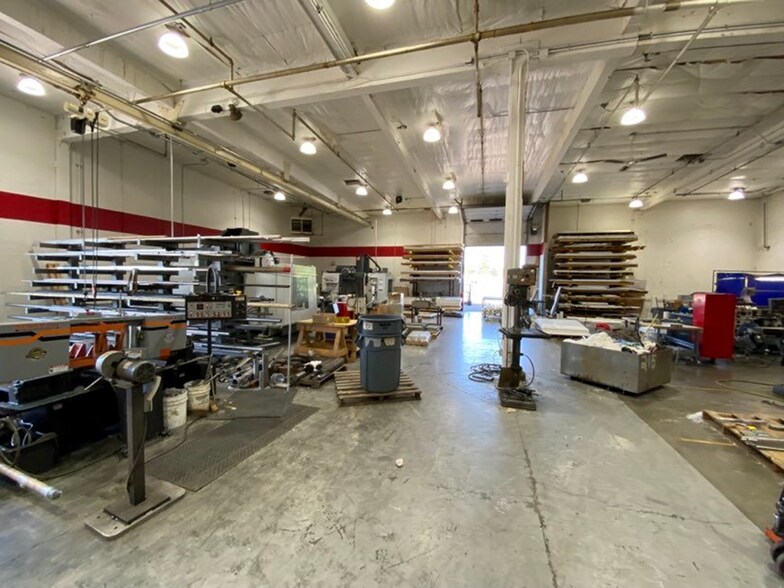 More Photos Of 500 E Illinois St, Newberg Manufacturing For Lease