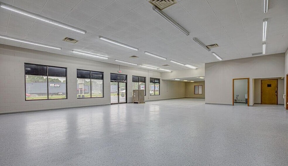 More Photos Of 4420 S Dixie Hwy, Franklin Office For Sale