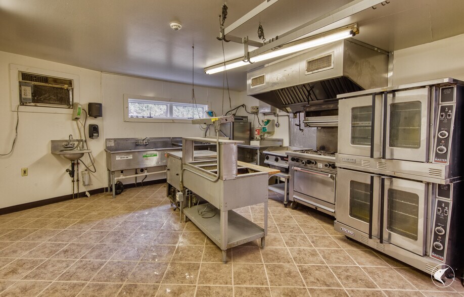 More Photos Of 2345 Saranac Ave, Lake Placid Flex For Sale