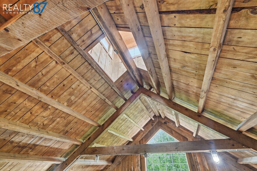 More Photos Of 495 Miller Rd, Hiawatha Specialty For Sale