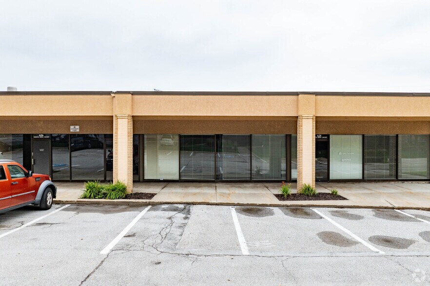 More Photos Of 622 N 108th Ct, Omaha Unknown For Lease