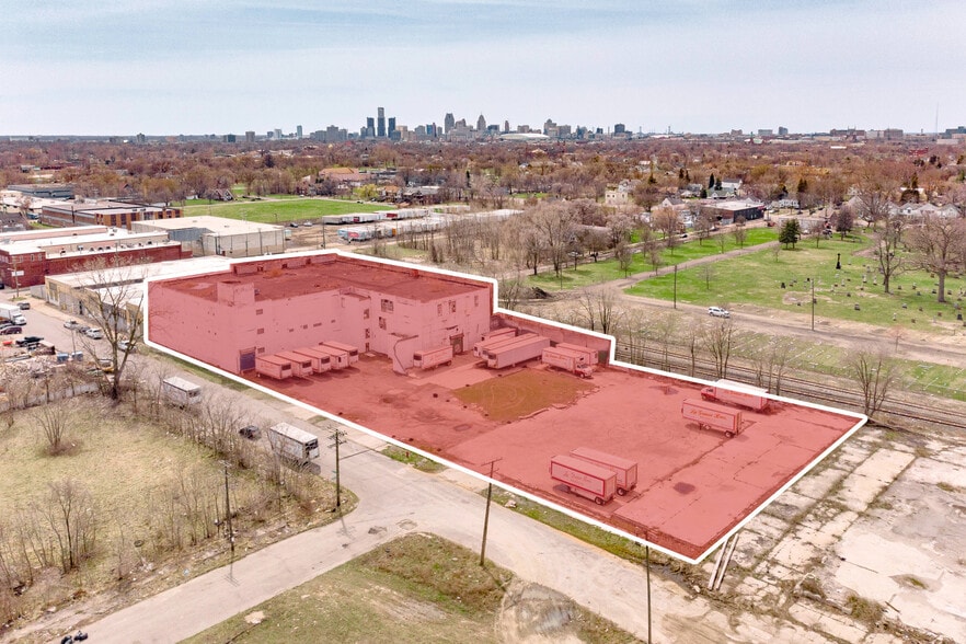 More Photos Of 5151 Bellevue St, Detroit Warehouse For Sale