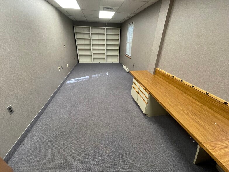 More Photos Of 351 Merline Rd, Vernon Medical For Lease