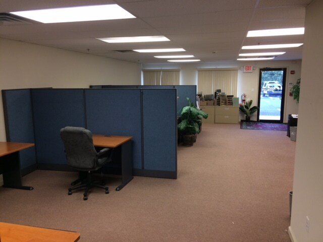 More Photos Of 6049-6057 Kellers Church Rd, Pipersville Office For Sale