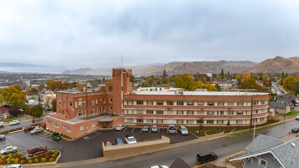 More Photos Of 300 S Okanogan Ave, Wenatchee Office For Sale