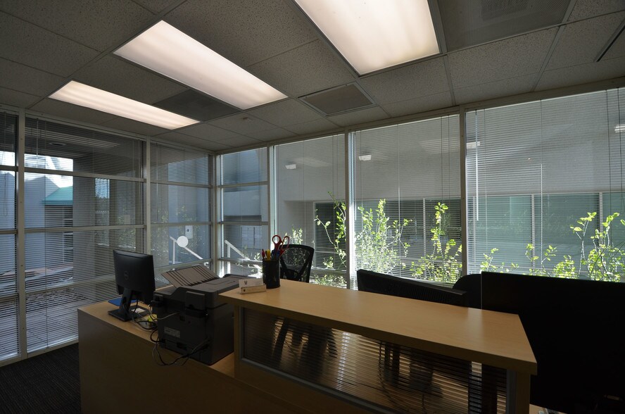 More Photos Of 1730 E Northern Ave, Phoenix Office For Lease