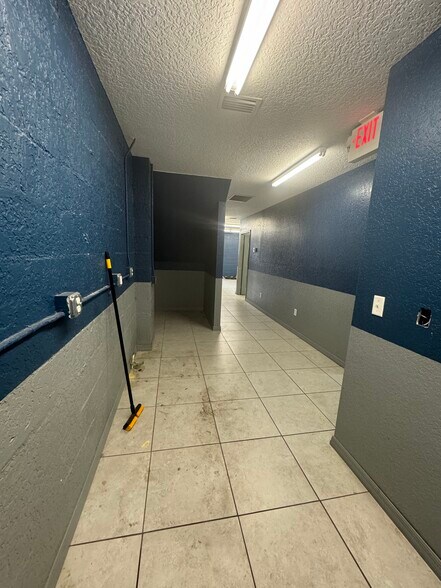 More Photos Of 800 N State St, Bunnell Storefront For Sale