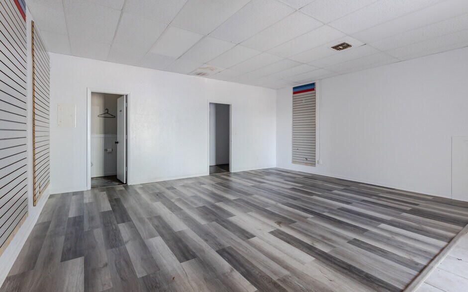 More Photos Of 1520 SE 46th Ln, Cape Coral Freestanding For Lease