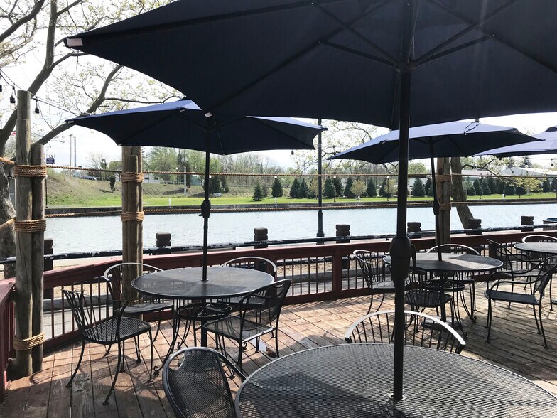 More Photos Of 41-43 Fall St, Seneca Falls Bar For Lease