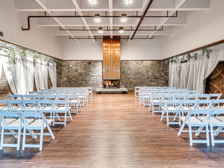 More Photos Of 6009 NW Expressway St, Oklahoma City Specialty For Sale