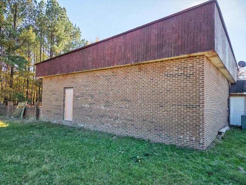 More Photos Of 3833 US-220, Jackson Springs General Retail For Sale