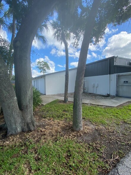 More Photos Of 1816 57th St, Sarasota Warehouse For Sale